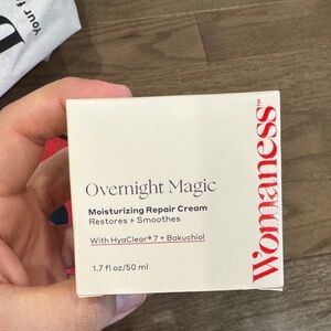 Womaness Overnight Magic Moisturizing Repair Cream